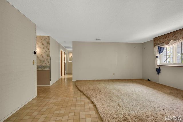 685 Stafford Lane, Florissant, MO 63033