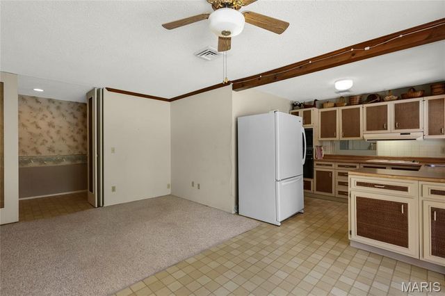 685 Stafford Lane, Florissant, MO 63033