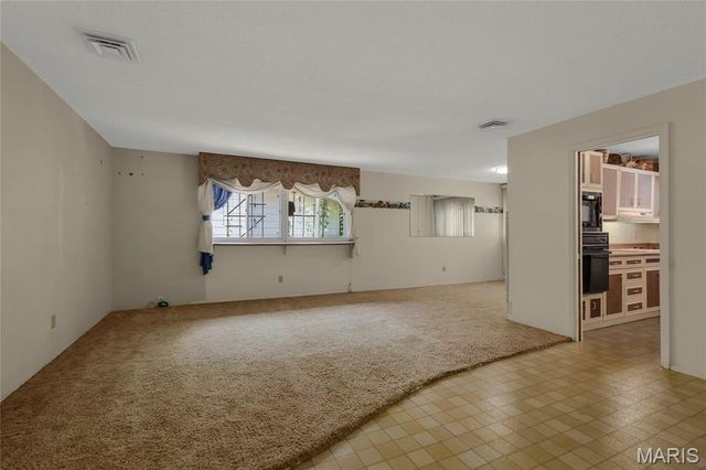 685 Stafford Lane, Florissant, MO 63033