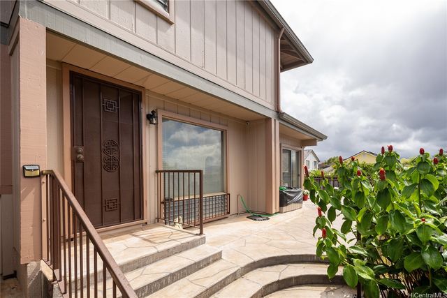94-846 Lelepua Street 22C, Waipahu, HI 96797
