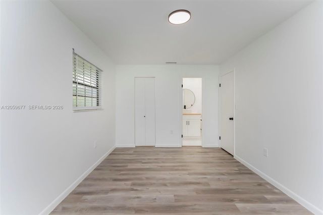 931 NE 199th St 201-22, Miami, FL 33179