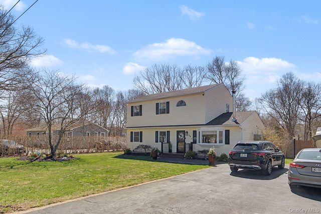 64 sweetbriar Drive, Mastic, NY 11950