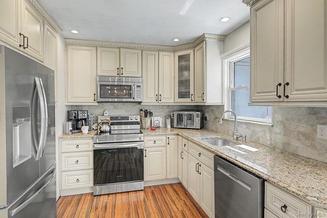 64 sweetbriar Drive, Mastic, NY 11950