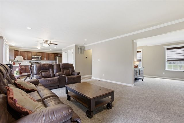 327 Everest Circle, Chartiers, PA 15342