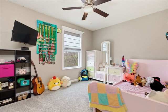 327 Everest Circle, Chartiers, PA 15342