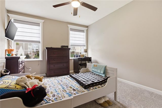 327 Everest Circle, Chartiers, PA 15342