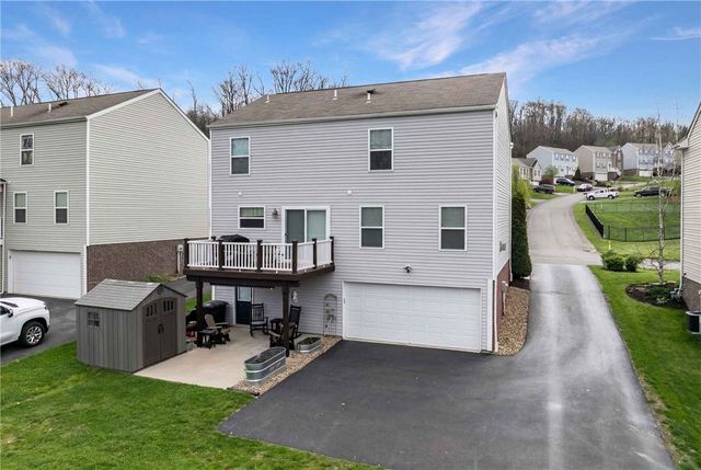 327 Everest Circle, Chartiers, PA 15342