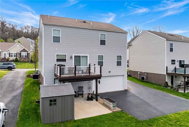 327 Everest Circle, Chartiers, PA 15342