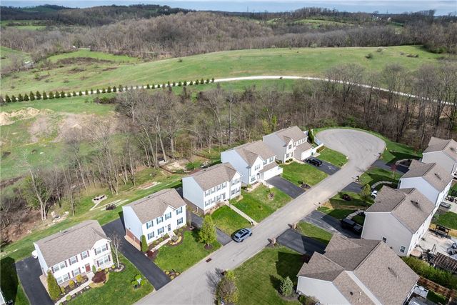 327 Everest Circle, Chartiers, PA 15342