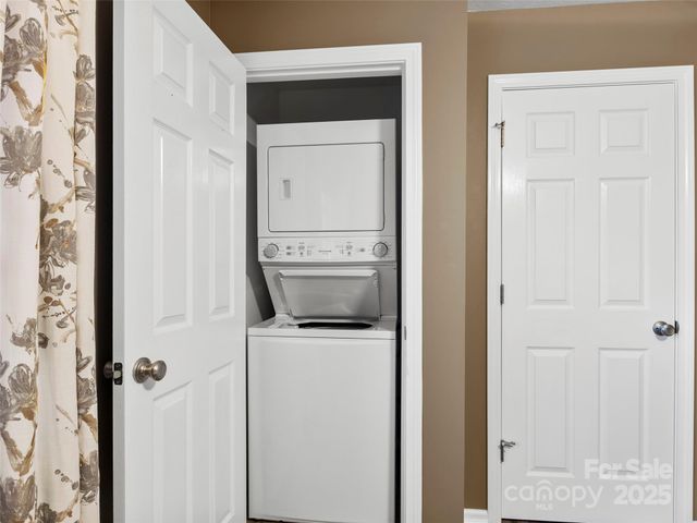 531 Courtwood Lane 2, Hendersonville, NC 28739