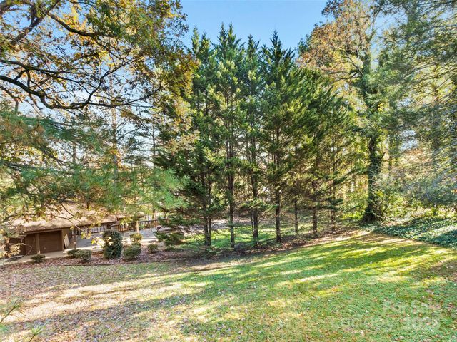 531 Courtwood Lane 2, Hendersonville, NC 28739