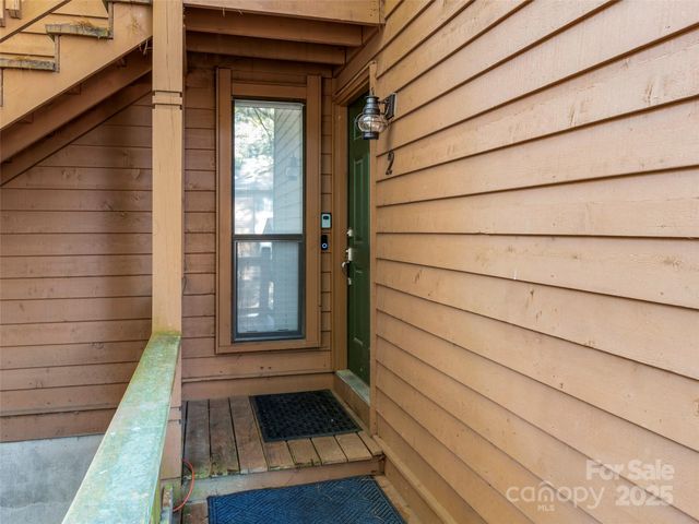 531 Courtwood Lane 2, Hendersonville, NC 28739