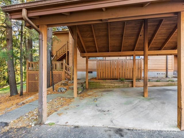 531 Courtwood Lane 2, Hendersonville, NC 28739