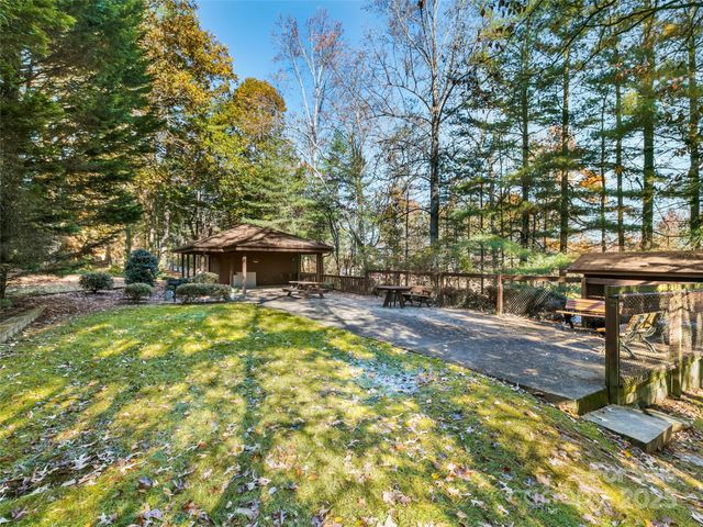 531 Courtwood Lane 2, Hendersonville, NC 28739