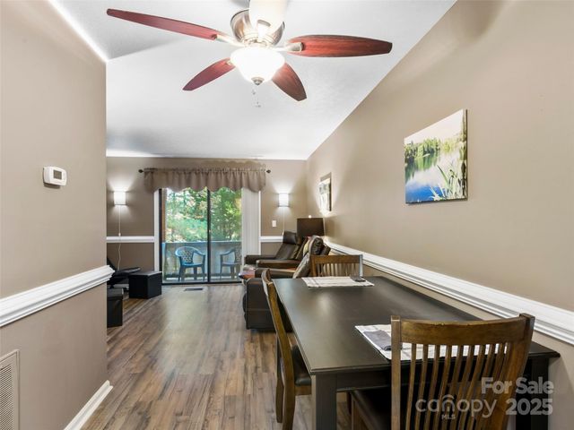 531 Courtwood Lane 2, Hendersonville, NC 28739