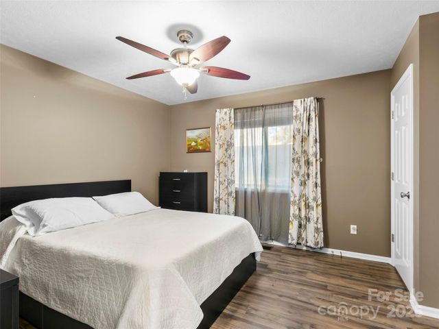 531 Courtwood Lane 2, Hendersonville, NC 28739