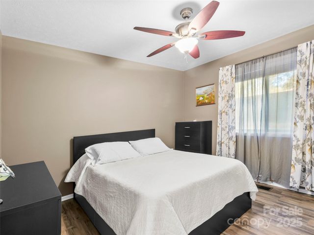 531 Courtwood Lane 2, Hendersonville, NC 28739