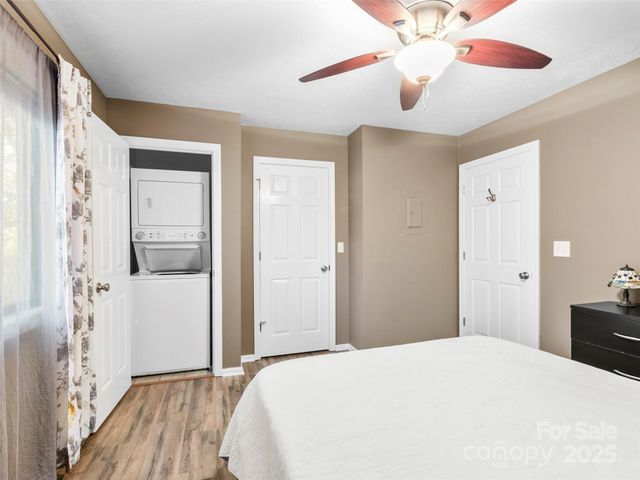 531 Courtwood Lane 2, Hendersonville, NC 28739