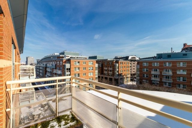 2 Battery Wharf 2508, Boston, MA 02109
