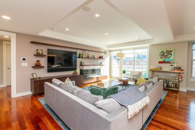 2 Battery Wharf 2508, Boston, MA 02109