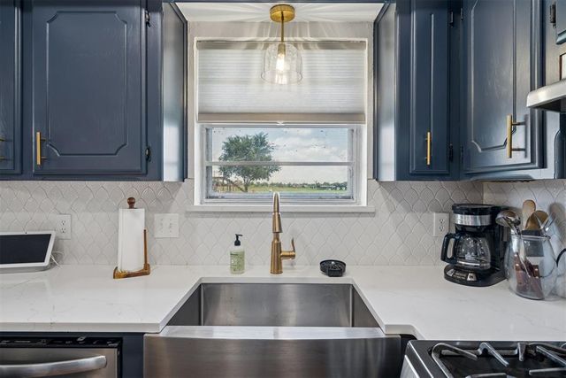 2111 Van Buren Avenue, Piedmont, OK 73078