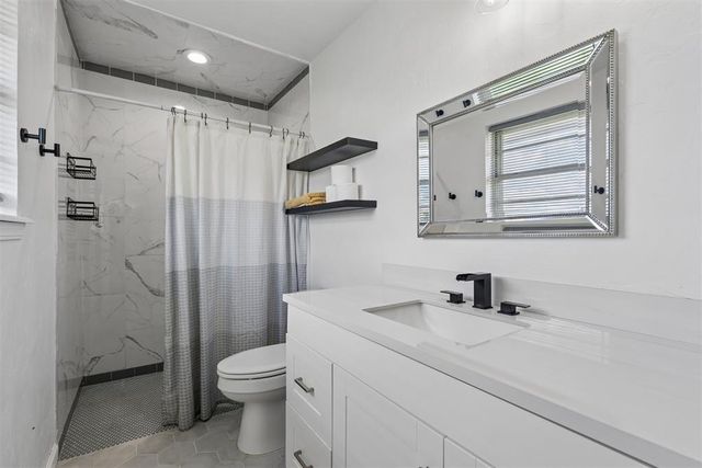 2111 Van Buren Avenue, Piedmont, OK 73078