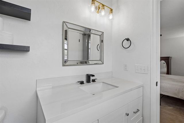 2111 Van Buren Avenue, Piedmont, OK 73078