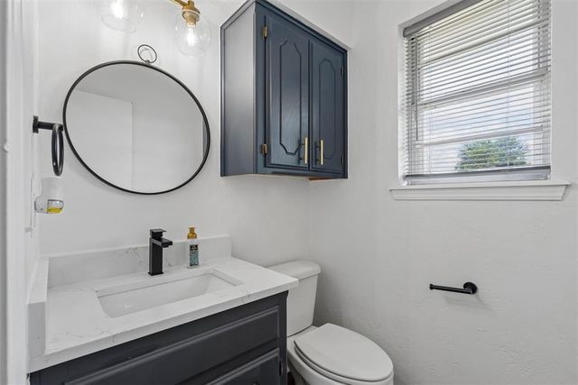 2111 Van Buren Avenue, Piedmont, OK 73078