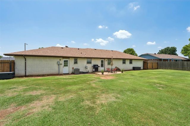 2111 Van Buren Avenue, Piedmont, OK 73078