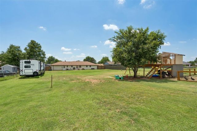 2111 Van Buren Avenue, Piedmont, OK 73078