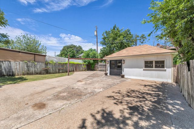 2215 Morrow Avenue, Waco, TX 76707