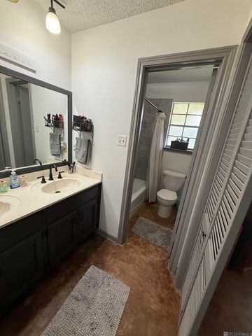 12235 Stoneway Pl, Central, LA 70818