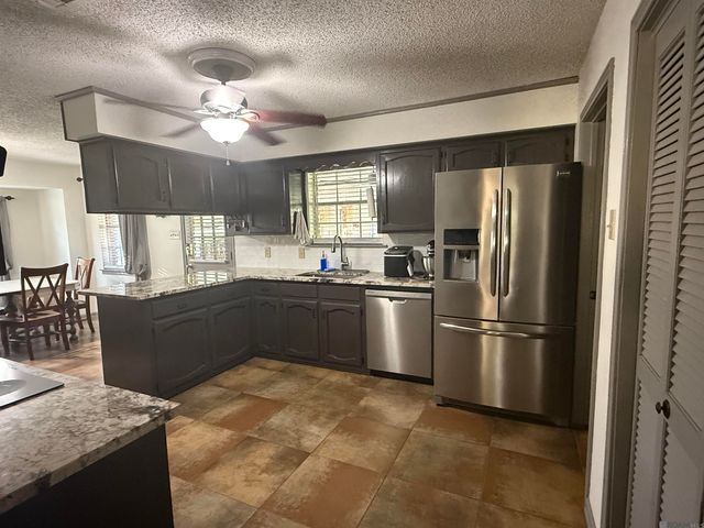 12235 Stoneway Pl, Central, LA 70818