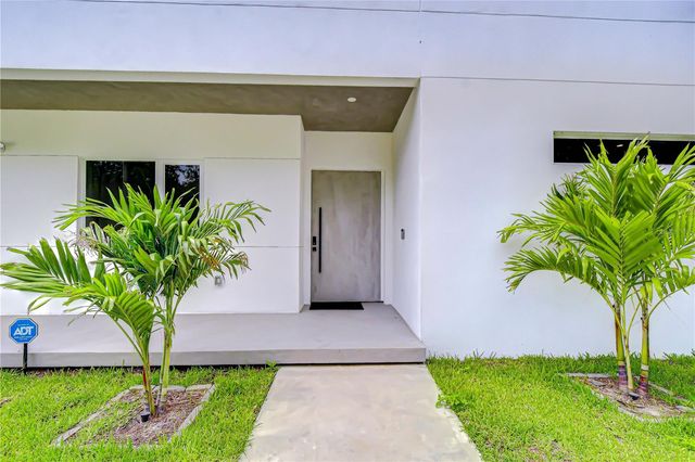 6805 NEW YORK DRIVE, Tampa, FL 33619