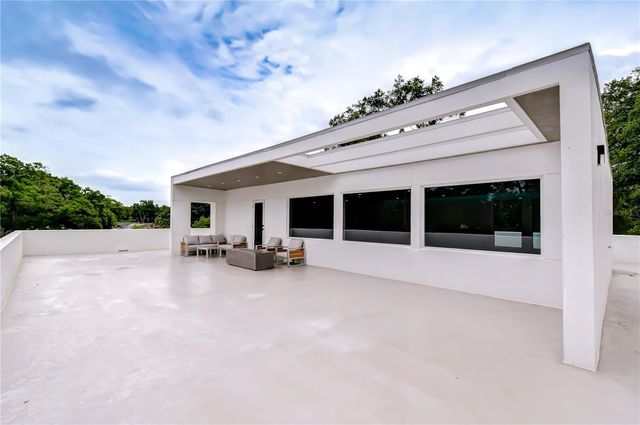 6805 NEW YORK DRIVE, Tampa, FL 33619