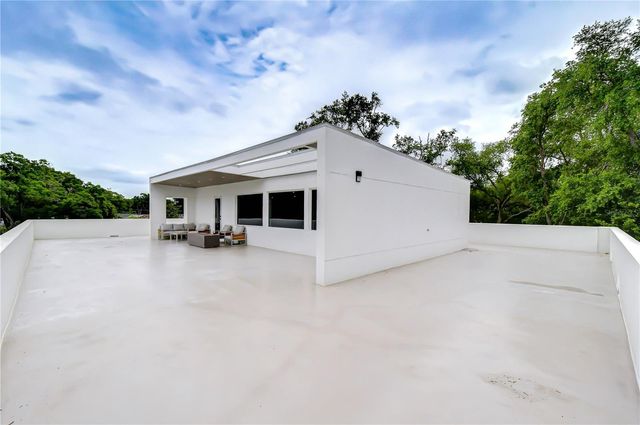 6805 NEW YORK DRIVE, Tampa, FL 33619