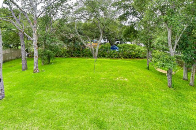 6805 NEW YORK DRIVE, Tampa, FL 33619
