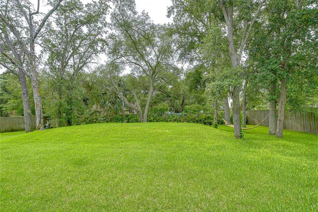 6805 NEW YORK DRIVE, Tampa, FL 33619