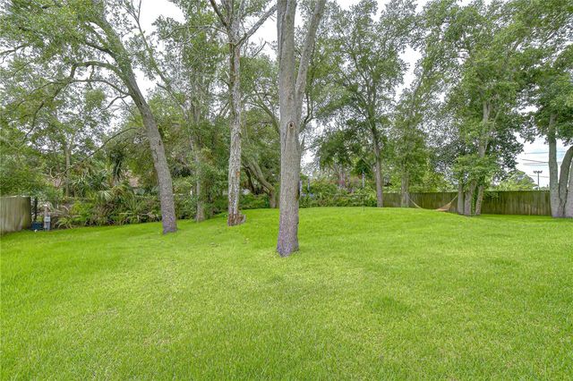 6805 NEW YORK DRIVE, Tampa, FL 33619