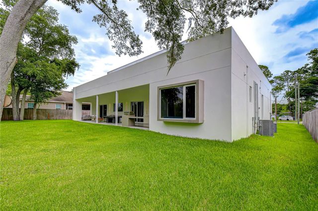 6805 NEW YORK DRIVE, Tampa, FL 33619