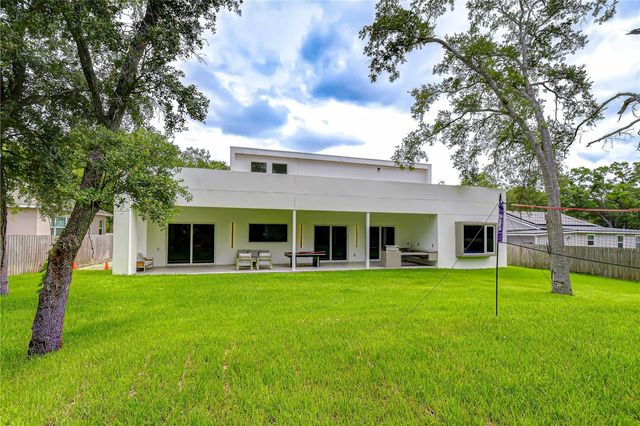 6805 NEW YORK DRIVE, Tampa, FL 33619
