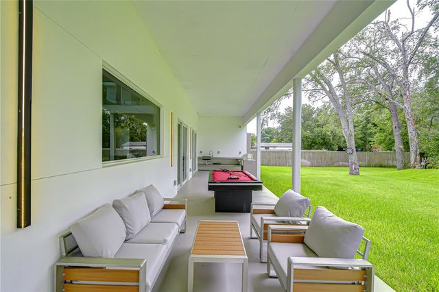 6805 NEW YORK DRIVE, Tampa, FL 33619