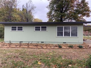 3070 Mount Comfort Road, Fayetteville, AR 72704