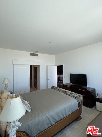 900 W Olympic Boulevard 39F, Los Angeles, CA 90015