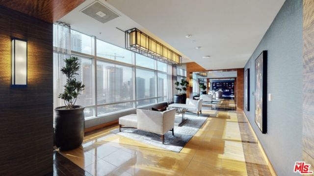 900 W Olympic Boulevard 39F, Los Angeles, CA 90015