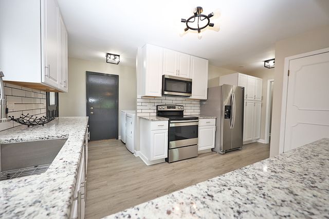 661 Sycamore Drive, Elk Grove Village, IL 60007