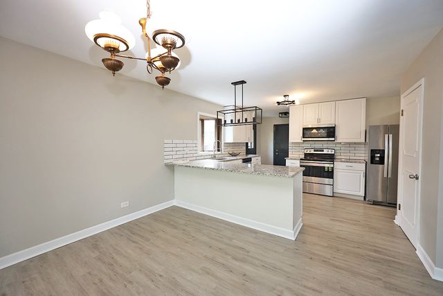 661 Sycamore Drive, Elk Grove Village, IL 60007