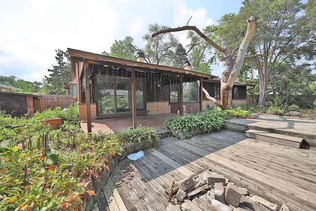 661 Sycamore Drive, Elk Grove Village, IL 60007