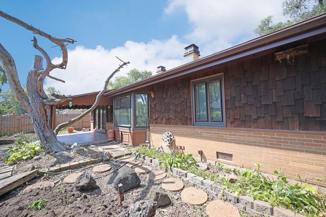 661 Sycamore Drive, Elk Grove Village, IL 60007