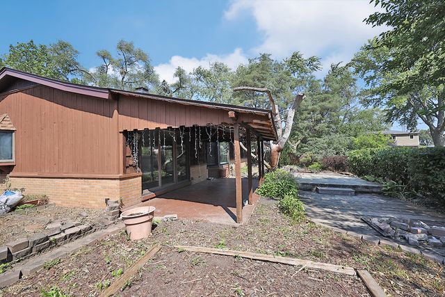 661 Sycamore Drive, Elk Grove Village, IL 60007